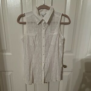 Cabi lace sleeveless shirt